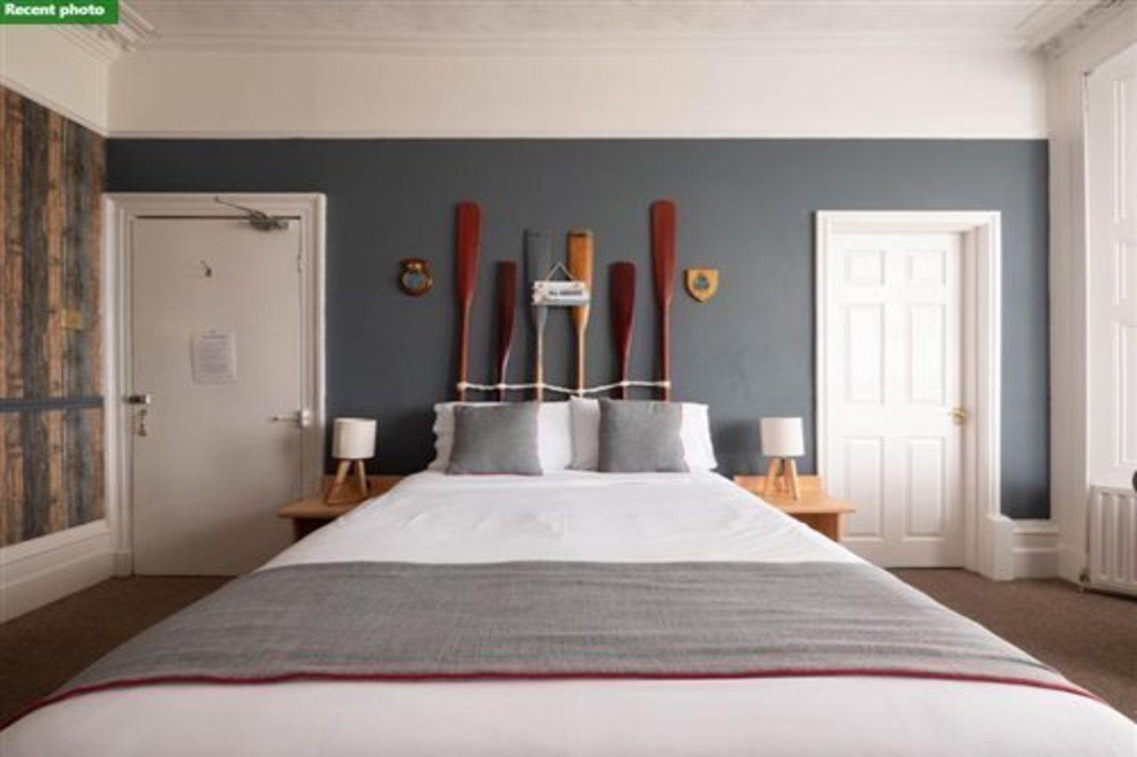 OYO Pier Hotel Rhyl Extérieur photo