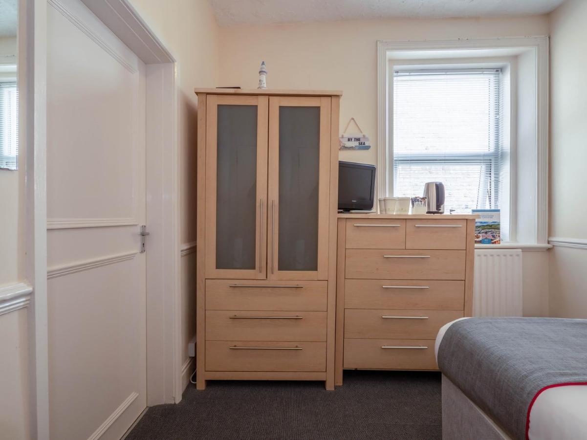 OYO Pier Hotel Rhyl Extérieur photo