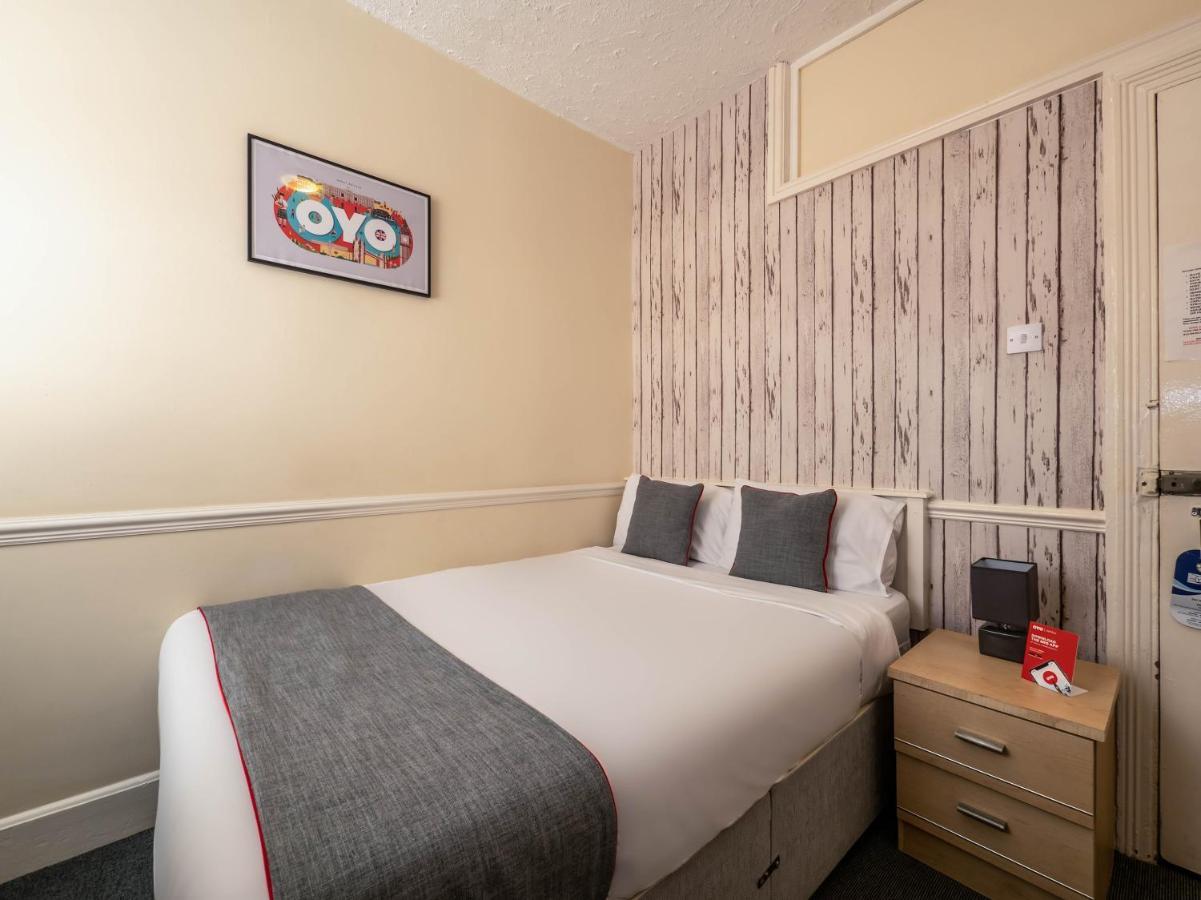 OYO Pier Hotel Rhyl Extérieur photo