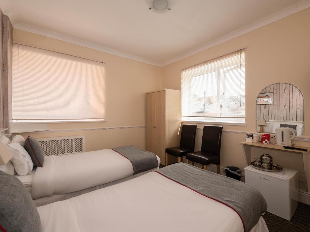 OYO Pier Hotel Rhyl Extérieur photo