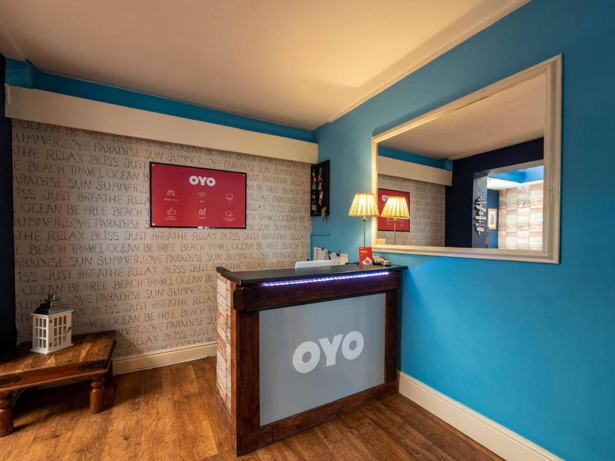OYO Pier Hotel Rhyl Extérieur photo