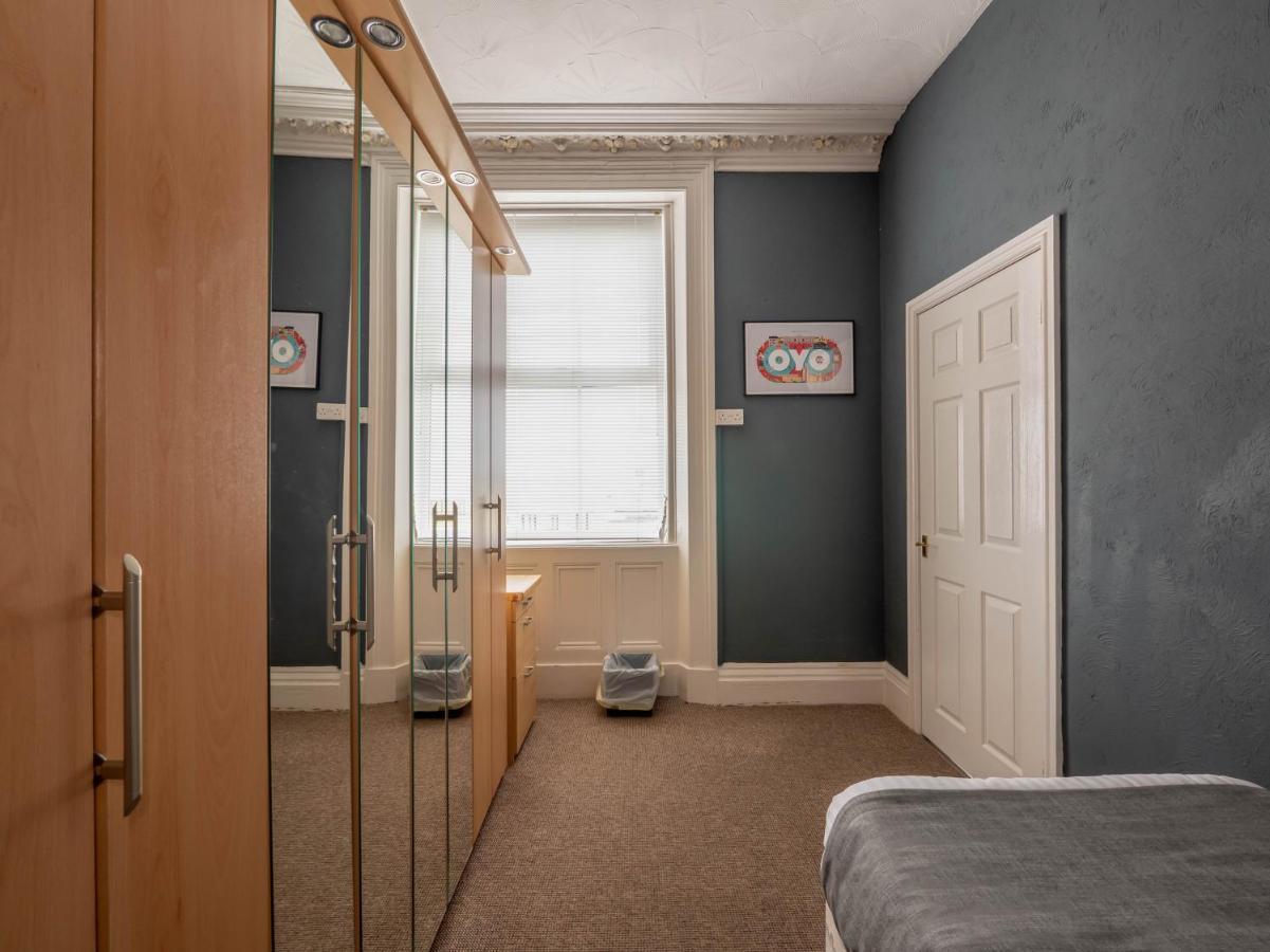 OYO Pier Hotel Rhyl Extérieur photo