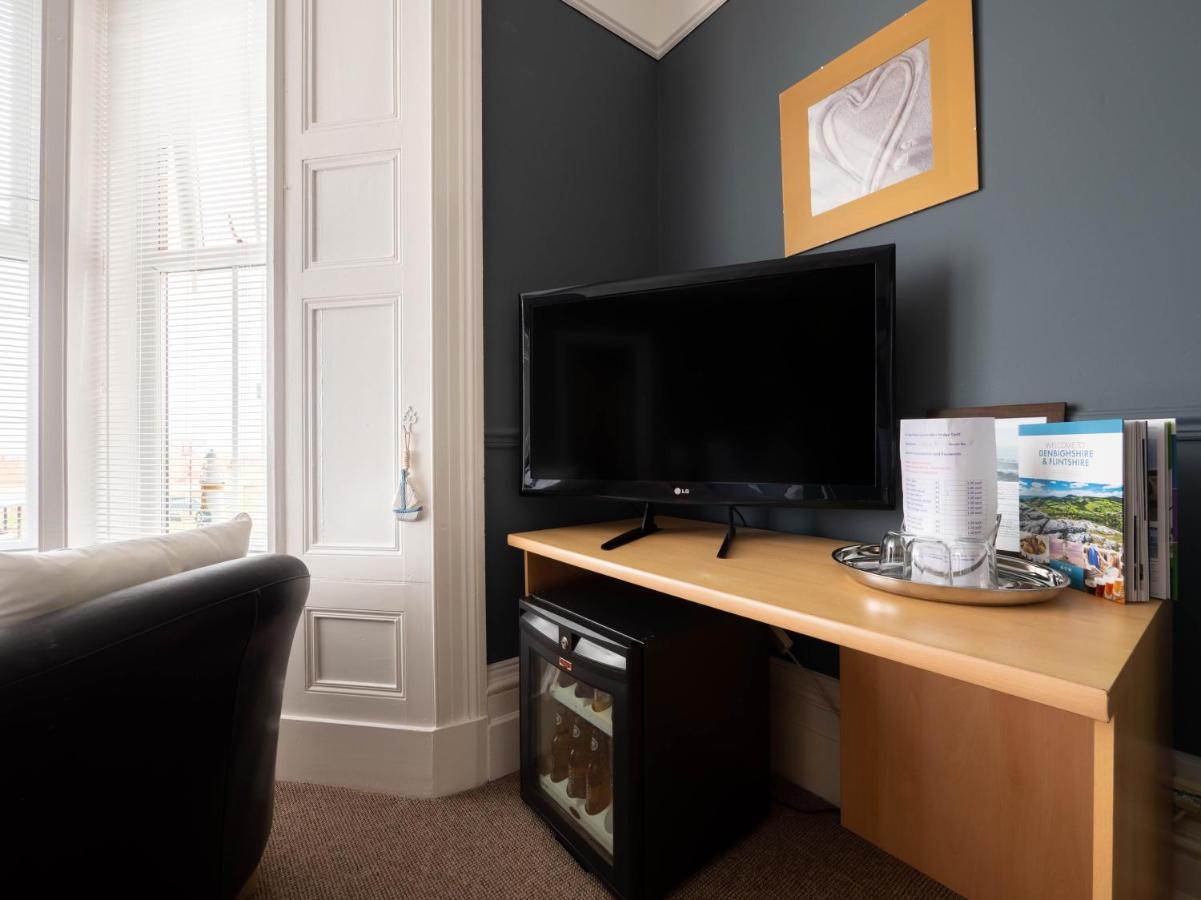 OYO Pier Hotel Rhyl Extérieur photo