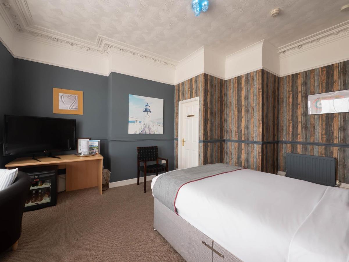 OYO Pier Hotel Rhyl Extérieur photo