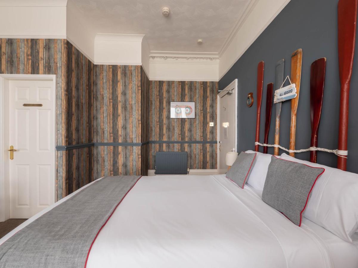 OYO Pier Hotel Rhyl Extérieur photo