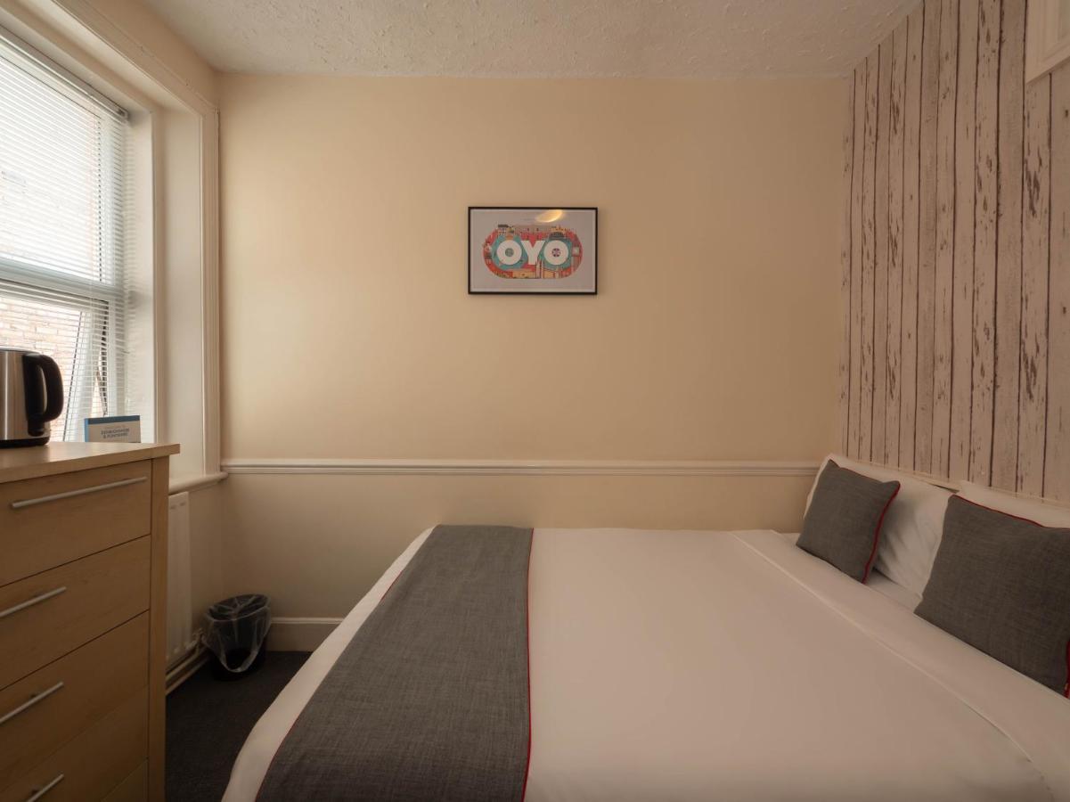 OYO Pier Hotel Rhyl Extérieur photo