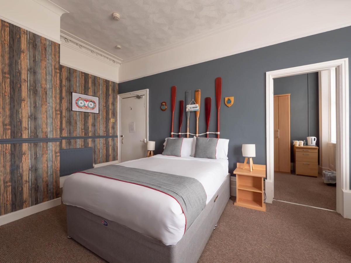 OYO Pier Hotel Rhyl Extérieur photo