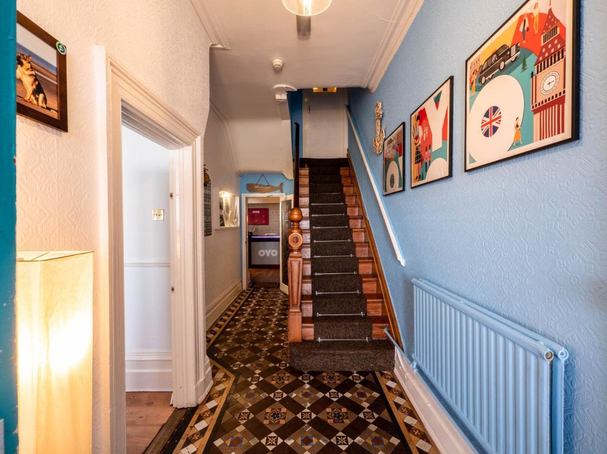 OYO Pier Hotel Rhyl Extérieur photo