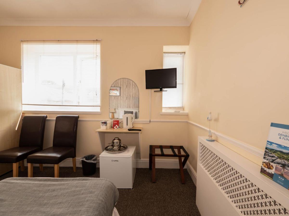 OYO Pier Hotel Rhyl Extérieur photo
