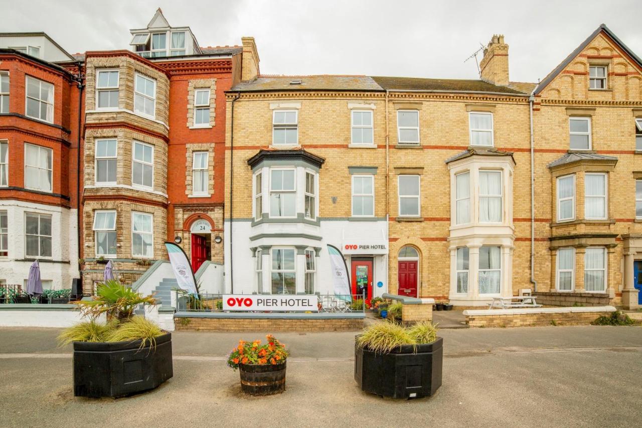 OYO Pier Hotel Rhyl Extérieur photo