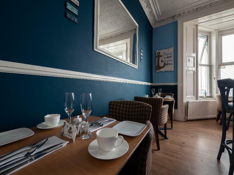 OYO Pier Hotel Rhyl Extérieur photo